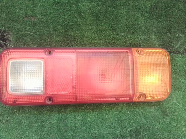 【中古】中古部品 アクティ HA9 右テールランプ 【3260240000-250513000215500】