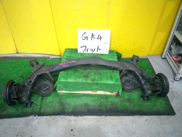 【中古】中古部品 フィット GK4 リアアクスルビーム 【3331010600-250501000553500】