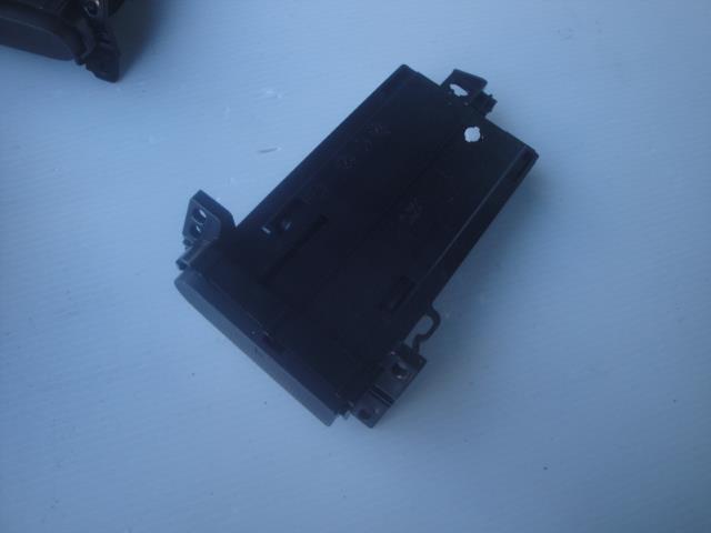 【中古】中古部品 タント L375S ドリンクホルダー 【3100430000-250516000270231】