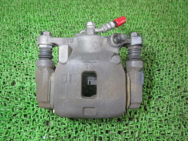 【中古】中古部品 キャスト LA250S 左フロントキャリパー 【3330540100-250516000144360】