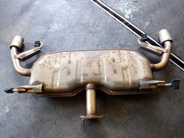 【中古】中古部品 アテンザ GJ2FW リアマフラー 【3340140100-000025068922500】