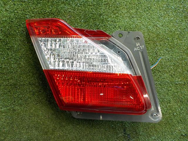 【中古】中古部品 フーガ KY51 左テールランプ 【3260200000-250512000115601】