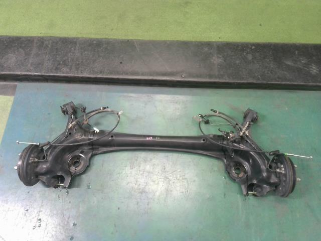 【中古】中古部品 N−WGN JH1 リアアクスルビーム 【3310200100-000021863253500】