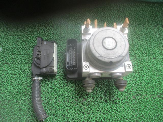 【中古】中古部品 ハスラー MR41S ABSアクチュエーター 【3500080000-250121000642500】