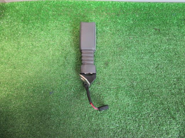 【中古】中古部品 ボンゴブローニィ SD2AT シートベルト 【3330560100-250519001377150】