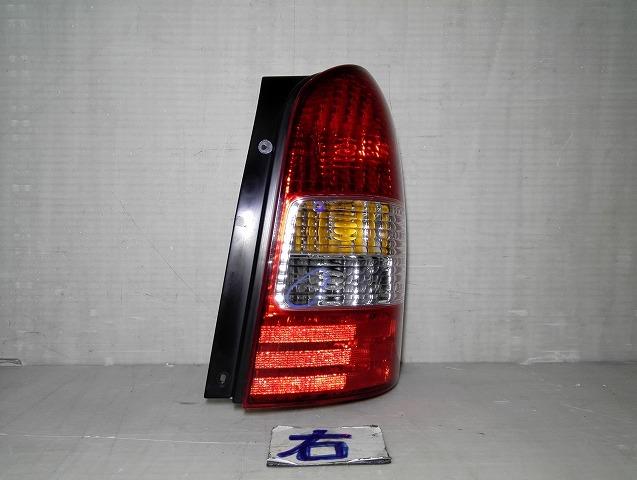 【中古】中古部品 MPV LWEW 右テールランプ 【3310050100-001700607215500】