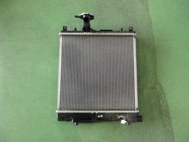 【中古】中古部品 ワゴンR MH22S ラジエータ 【3310590000-000008912120400】