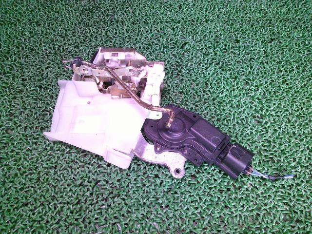 【中古】中古部品 ムーヴ L150S 左リアドアロックソレノイド 【3330660100-000025309764580】