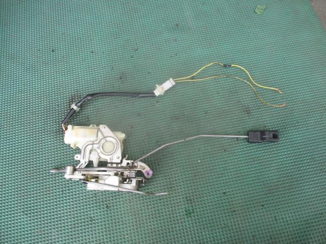 【中古】中古部品 バモスホビオ HM3 左フロントドアロックソレノイド 【3310190100-000255004264560】