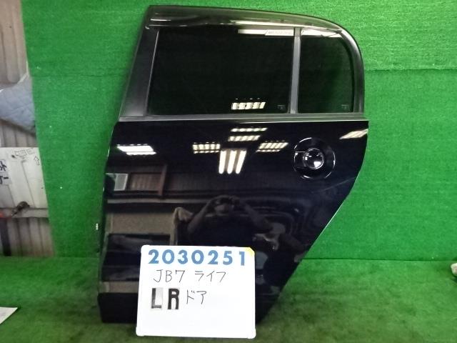【中古】中古部品 ライフ JB7 左リアドア 【3330980100-001605774213400】
