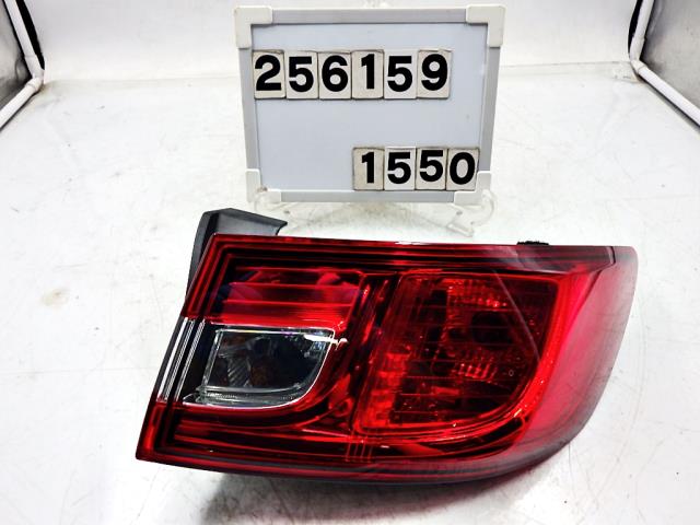 【中古】中古部品 ルノー ルーテシア RH5F 右テールランプ 【3330890100-000025615915500】