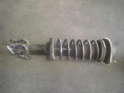 【中古】中古部品 デミオ DW3W 右フロントストラット 【3340180100-250522000150110】