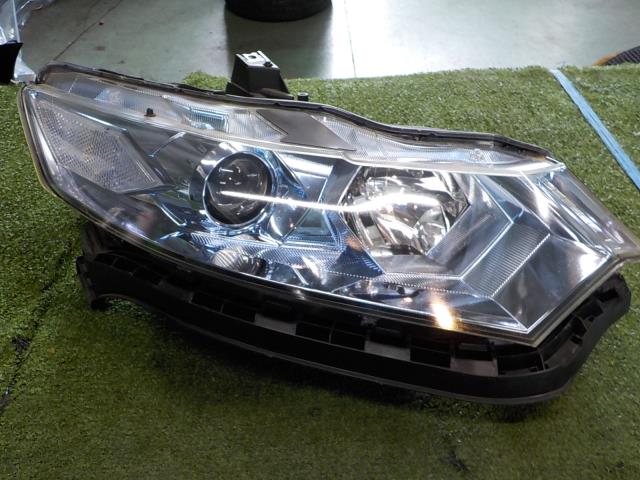 【中古】中古部品 インサイト ZE3 右ヘッドランプ 【3260200000-250521000110800】