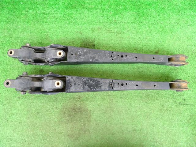 【中古】中古部品 eKワゴン H81W 右リアロアアーム 【3330640100-250529000151820】