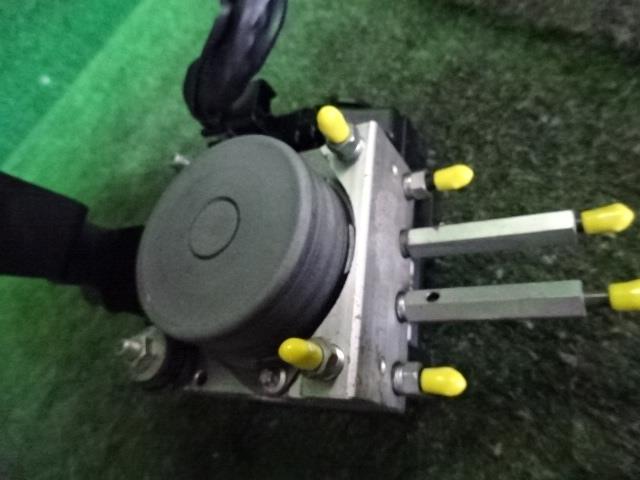 【中古】中古部品 タント L375S ABSアクチュエーター 【3330980100-001657007442500】 3
