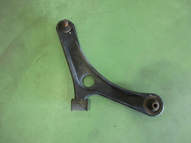 【中古】中古部品 ステラ RN1 右フロントロアアーム 【3310590000-202506013251720】