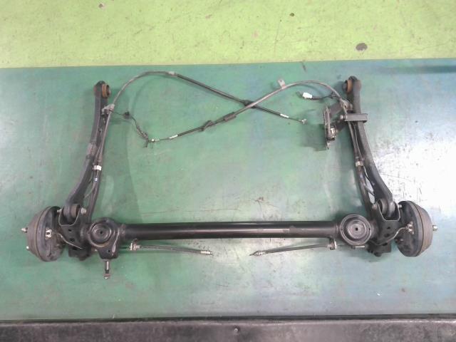 【中古】中古部品 スペーシア MK32S リアアクスルビーム 【3310200100-000021785253500】