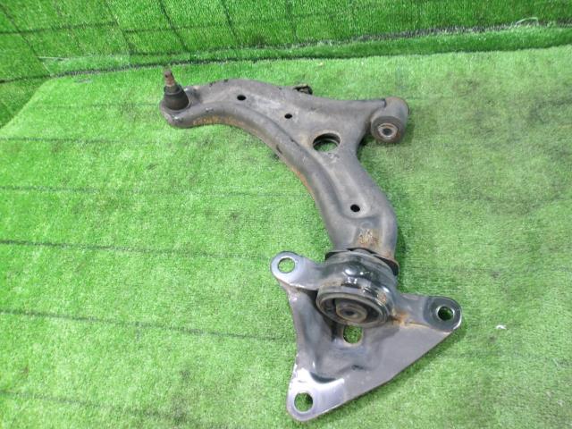 【中古】中古部品 フリード GP3 左フロントロアアーム 【3330420100-250531000451740】