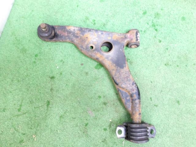 【中古】中古部品 ミニキャブ U61V 左フロントロアアーム 【3310250100-000253021951740】