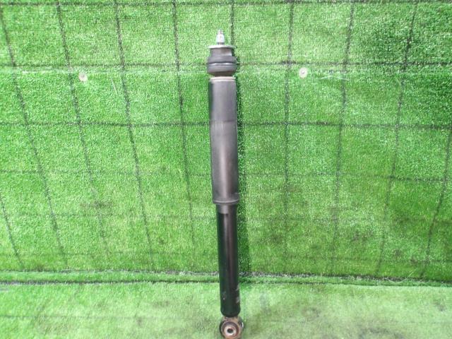 【中古】中古部品 ソリオ MA36S 右リアショックアブソーバー 【3330420100-250603000450700】