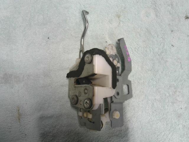 【中古】中古部品 キャリィ DA16T 左フロントドアロックソレノイド 【3310200100-000021855264560】