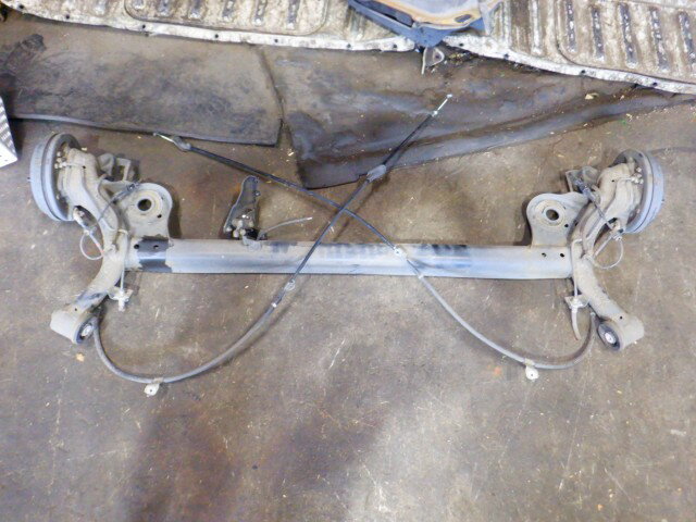 【中古】中古部品 ソリオ MA36S リアアクスルビーム 【3340140100-000025089253500】