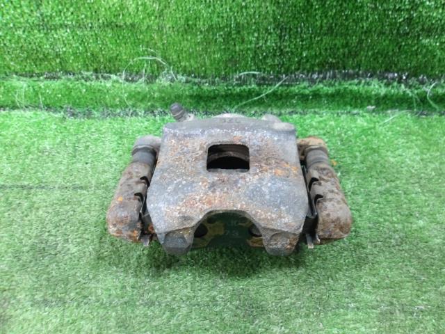 【中古】中古部品 キャリィ DA63T 左フロントキャリパー 【3330420100-250611000144360】