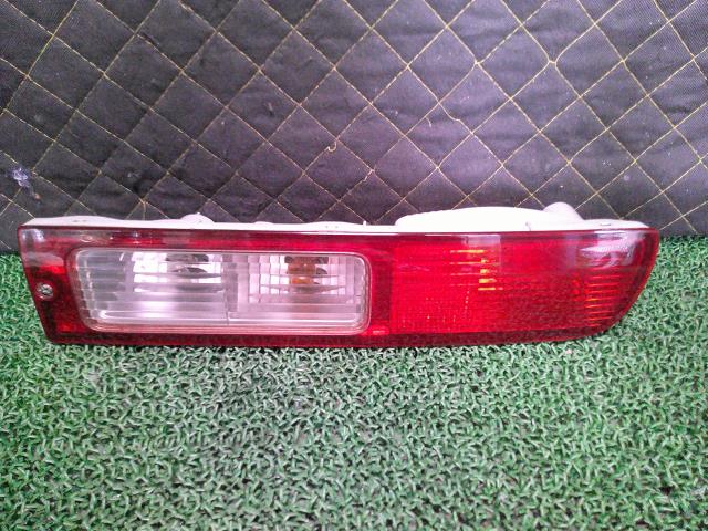 【中古】中古部品 ミニキャブ U62V 右テールランプ 【3330660100-000024301815500】