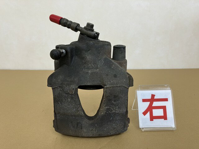 【中古】中古部品 VW ポロ 6RCBZ 右フロントキャリパー 【3330460100-000001602344330】