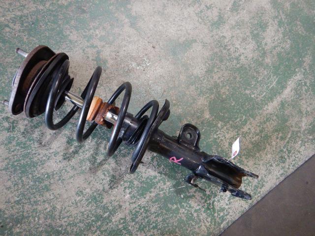 【中古】中古部品 プリウス ZVW30 右フロントストラット 【3330810100-250619000550110】