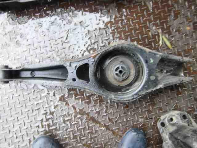 【中古】中古部品 アウディ A3 8PAXW 右リアロアアーム 【3100430000-250624000251820】