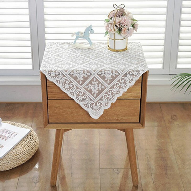 ★倉庫移転の為、総売り尽くしセール!★ 【ポスト投函便】 60×60cm 90×90cm ホワイト レースクロス レーステーブルクロース レースクロス マルチクロス おしゃれ 花瓶敷 敷物 クロス 正方形 メール便 クラシック 飾り付け ファブリック 柔らかいレース