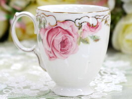 レッドローズコーヒーカップ3点セットおしゃれ薔薇柄ティーカッププレゼントバラ雑貨花柄ロイヤルギフトセット姫系ホワイト結婚祝い誕生日カップコーヒー紅茶カップ陶器磁器食器洋食器キッチンアフタヌーンティー引出物引き出物