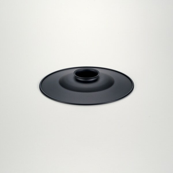 [商品について]※本商品は、メーカー取り寄せのため、欠品している場合がございます。※画像はイメージです。商品の詳細はメーカー受付窓口/HPにてご確認ください。※掲載商品は予告無く販売終了となっている場合もあり、掲載商品全ての出荷確約をするものではありません。[注意事項]※灯具別売です。別途お求めください。[返品・交換について]返品不可：返品不可の商品⇒詳細はこちらをクリック※当店ではお客様都合による交換は受け付けておりません。■メーカー/品番後藤照明 GLF-0104BB■商品カテゴリ照明器具 オプション 照明カバー セード・グローブ■商品説明カラー区分： ブラック主な仕様： 後藤照明 アルミP1セード(両面黒塗装)シリーズ名 ： アルミP1セード■検索コード 20221111■ジャンル インテリア・寝具・収納 ライト・照明器具 照明器具部品 ランプシェード■カテゴリ 照明器具 オプション 照明カバー セード・グローブ後藤照明 アルミセード P1GLF-0104BB 本体色：ブラック