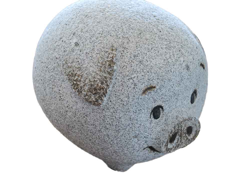 温かみのある磯貝彫刻　豚（ぶた）の石の彫刻品　着色【送料無料】 1