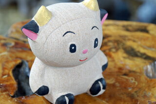 【限定1体限り】うし(丑)の彫刻品着色がしてありとても可愛いです!