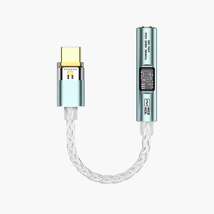 DACチップ搭載USB Type-C to 3.5mm変換ケーブルNICEHCK　NK1 MAX ▼ 製品概要・CX31993 DACチップとMAX97220オペアンプチップ ・サウンド品質向上 ・高いサンプリングレート ・スタイリッシュなスケルトン窓筐体 ・航空機グレードのアルミニウム合金素材 ・ 銀メッキOCCケーブル素材 NK1 MAXは、DACチップを搭載したUSB Type-Cから3.5mmプラグへの変換ケーブルです。高性能なチップや線材を採用し、イヤホンの性能を十分に発揮します。 スケルトン窓の筐体を採用し、スタイリッシュな外観が特長です。 スマートフォンやパソコン、タブレット等で高音質な音楽を楽しむことができます。 ▼ デュアルチップ搭載CX31993 DACチップとMAX97220オペアンプチップのデュアルチップ構成により、32Bit / 384kHzに対応し、原音に忠実なサウンドを実現します。解像度が向上し臨場感のあるパワフルな音質を提供します。 ▼ 航空機グレード筐体航空機グレードのアルミニウム合金製筐体を採用し、CNC加工と陽極酸化処理により、耐久性と放熱性に優れています。 スケルトン窓筐体はスタイリッシュで、グリーンとシルバーの2色からお選びいただけます。 ▼ 高品質なケーブル単結晶銅銀メッキケーブルを採用し、信号伝送のロスを抑えることで、低音・中音・高音3つの周波数域のバランスがとれ、クリアでパワフルなサウンドを実現します。 ▼ 手軽に高音質化Type-C 接続が可能なデバイスと3.5mmプラグのイヤホンを接続するだけで、手軽に高音質を楽しむことができます。複雑な設定は不要で、いつでもどこでもお気に入りの音源を高音質で堪能できます。 小型設計なので、持ち運びにも最適です。▼ スペックDACチップ CX31993 オペアンプチップMAX97220サンプリングレート32bit / 384kHz 最大出力 63mW@32? THD -95dB SNR 115dB DNR111dB ケーブル素材銀メッキOCC 入力USB Type-C出力3.5mm 関連キーワード ポータブル ヘッドホン DAC内蔵 DAコンバーター タイプC typeC type-C iPhone 15 アイフォン iPhone15 アイフォン15 Android USBDAC 直挿し 変換 変換ケーブル 変換アダプタ 変換プラグ イヤホンジャック イヤホンジャック変換 有線イヤホン 有線ヘッドホン イヤホン スマホ PC MAC スイッチ パソコン プレゼント かっこいい OTGケーブル 高音質 ハイレゾ 音質向上 音質改善 解像度 USB Type-C to 3.5mm NICEHCK ナイスエイチシーケー　
