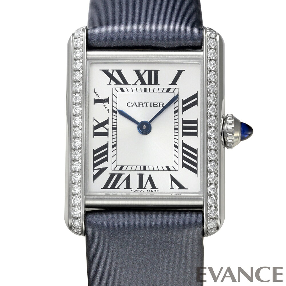87％小傷程度 ■ブランド CARTIER カルティエ ■商品名 タンク マスト SM ■型番 W4TA0016 ■素材 ステンレス ■サイズ レディース（縦29.5mm×横22mm） ■動力 クォーツ ■ダイアル シルバー ■インデックス ローマ ■ベゼル 両サイドダイヤモンド ■ベルト グレー トワルストラップ（尾錠） ■防水 日常生活防水 ■保証 中古　1年保証 ■コンディション 87％ ■付属品 なし 2026年8月に弊社にて電池交換、外装研磨を行っています。 ガラス表面に小傷や擦れ傷があります。また、カボションや裏蓋に微細傷等が見られますが、打痕等の大きなダメージは無く、良好なコンディションを保っています。 純正のストラップに若干の着用跡があります。 1917年に誕生したアイコンウォッチ「タンク」の伝統を受け継ぎながら、現代的なエレガンスを纏ったモデルです。 ステンレスケースに、40個のブリリアントカットダイヤモンドをセッティングしたベゼルが、華やかな存在感を演出。 カルティエらしい端正で洗練されたデザインが魅力で、フォーマルからカジュアルまで幅広くご使用いただけます。 【カルティエについて】 　1847年パリで設立し、“王の宝石商、宝石商の王”と称される世界屈指の名門ジュエラー「カルティエ」。 カルティエにおける腕時計の歴史は、1904年に飛行家サントス・デュモンのために腕時計を製作したことに始まります。以来、戦車をモチーフとした「タンク」、 貴族の要望に応えた防水時計「パシャ」、 浴槽をイメージした女性用モデル「ベニュワール」など、 繊細さとストーリー性を備えた数々のウォッチ・コレクションを展開。男女問わず愛されています。 腕時計愛好家　人気ハッシュタグ #Cartier #カルティエ #パシャ #CartierWatch #タンク #カルティエ時計 #タンクフランセーズ #タンクルイカルティエ #パンテール #サントス #バロンブルー #ヴィンテージ #アンティーク #vintagewatch #時計 #腕時計 #vintagerolex 販売店：銀座エバンス (エバンス EVANCE エバンス銀座 EVANCE銀座 銀座店)カルティエ タンク マスト SM W4TA0016