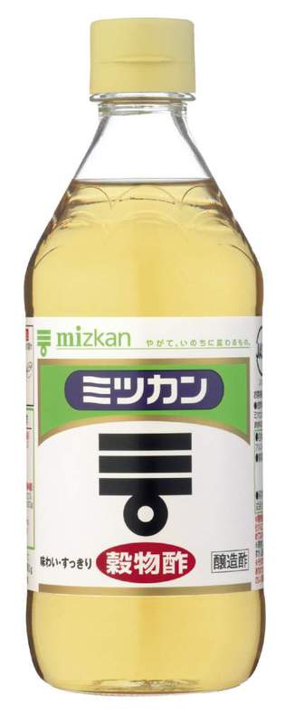 商品詳細商品画像と実物のデザインが異なる可能性がございます。小麦・酒粕・米・コーンをバランスよくブレンドして醸造した、日本で最もポピュラーな醸造酢。　　　　　　　　　　　　　　さっぱりとしたさわやかな味が、あらゆる料理によく合う。材料・原材料穀類（小麦、米、コーン）、アルコール、酒かす使用方法・用途・調理方法など●おすし：炊きたてご飯3合に（4人前）　酢大さじ4、砂糖大さじ4〜5、塩小さじ2　　　　　　　　　　　　　　　　　●酢のものの合わせ酢　三杯酢：酢3、しょうゆ1、砂糖2　甘酢：酢3、砂糖2　　　　　　　　　　　　　　　　　●さっぱり煮（2人前：鶏手羽元6本、ゆで卵2個）酢100ml、しょうゆ50ml、砂糖大さじ3、水50ml、にんにく1片、しょうが10gめんつゆで作る簡単レシピ　酢・追いがつおつゆ（2倍濃縮）各150ml、砂糖大さじ1と1／2、にんにく1片、しょうが10g※中火で約20分煮込む賞味期限等の表示「西暦年/月/日」の順番で商品ラベルに記載。保管および取扱い上の注意直射日光を避けて保存重量694g外箱サイズ縦380mm×横298mm×高210mm問合先販売者：株式会社ミツカン原産国国産商品区分穀物酢広告文責ゴダイ(株) 楽天市場店メールアドレス　e-godai_4@shop.rakuten.co.jp電話番号　 079-268-2777