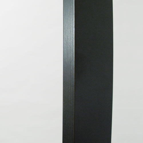 コートハンガー Eau オー coat hanger STICK コート 3着収納 スティック 木製 おしゃれ スリム フィンランドバーチプライ ナチュラル ブラック ポールハンガー ハンガーラック コート用ハンガー コート掛け 高級 ギフト coat hanger オー コートハンガー Eau STICK 木製 おしゃれ スリム ハンガーラック STICKアイスホッケーのスティックをイメージさせるデザイン 一枚の板から切り抜かれたシンプルな形は 壁に立てかけて使用するようになっており ”スティック”一本につき3着のコート等を掛けることができます クリックで拡大表示します 上部はハンガーを掛ける為に緩く波を打っています コートを掛けていないときも美しく 周りのインテリアの邪魔をすることはありません そしてスティックの最大の特徴は省スペースでスマートに収納できること 奥行きは壁面より約30cm 玄関や部屋のちょっとしたスペースに置くことができます ナチュラルスタイルへのアプローチを強く感じます 背伸びしていない感じがなんとも可愛らしいデザインです DESIGN