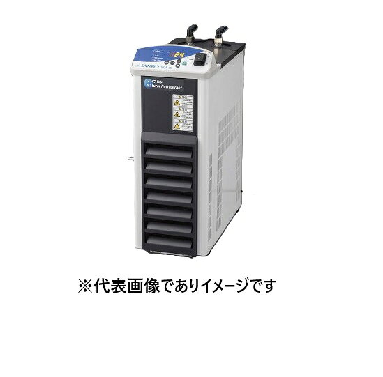 【画像はイメージです】発送日が表示納期を超える場合は、別途ご相談いたします。 ★数量・大口割引も受付中！お問い合わせください。 TEL：045-243-0716 ☆注意喚起：弊社ハカルドットコム楽天市場店のデーターを無断転用した悪質なサイトを発見致しました。 楽天市場以外に掲載されておりましたら無断転用サイトの可能性がありますのでご注意ください ■三商 冷却水循環装置 ノンフロンチラー SCA-23の特長 ●温度範囲：−20〜30℃(ヒータ無し) ●温度調節精度：±2℃(−20〜−1℃設定時)、±1℃(0〜20℃設定時) ●冷却能力(at 液温10℃)：450W(387kcal/h) ●冷却能力(at 液温−10℃)：310W(266kcal/h) ●外部循環能力(50/60Hz)：最大流量9/10L/min、最大揚程4.2/5.6m ●温度制御：冷凍機ON-OFF制御 ●冷凍機/冷媒：空冷式出力450W/R290 ●冷却コイル：ステンレス ●外部循環ノズル：ワンタッチコネクタ 内径10mm、ワンタッチホースノズル 外径10mm ●水槽材質：ステンレス ●水槽寸法・容量：W130×D230×H115mm・約3.2L(液量2.7L) ●使用周囲温度範囲：5〜35℃ ●外寸法(mm)：W206(221)×D405×H547 ●重量(kg)：約28 ●電源：AC100V 50/60Hz 8A ※性能は室温20℃、定格電源電圧、50Hz、無負荷時での値 ※冷却能力は表示能力の±10％ ※外部循環能力は表示能力の±10％ ※液温を10℃以下に設定する場合は低温用熱媒体を使用して下さい ※純水は使用不可【画像はイメージです】発送日が表示納期を超える場合は、別途ご相談いたします。 ★数量・大口割引も受付中！お問い合わせください。 TEL：045-243-0716 ☆注意喚起：弊社ハカルドットコム楽天市場店のデーターを無断転用した悪質なサイトを発見致しました。 楽天市場以外に掲載されておりましたら無断転用サイトの可能性がありますのでご注意ください ■三商 冷却水循環装置 ノンフロンチラー SCA-23の特長 ●温度範囲：−20〜30℃(ヒータ無し) ●温度調節精度：±2℃(−20〜−1℃設定時)、±1℃(0〜20℃設定時) ●冷却能力(at 液温10℃)：450W(387kcal/h) ●冷却能力(at 液温−10℃)：310W(266kcal/h) ●外部循環能力(50/60Hz)：最大流量9/10L/min、最大揚程4.2/5.6m ●温度制御：冷凍機ON-OFF制御 ●冷凍機/冷媒：空冷式出力450W/R290 ●冷却コイル：ステンレス ●外部循環ノズル：ワンタッチコネクタ 内径10mm、ワンタッチホースノズル 外径10mm ●水槽材質：ステンレス ●水槽寸法・容量：W130×D230×H115mm・約3.2L(液量2.7L) ●使用周囲温度範囲：5〜35℃ ●外寸法(mm)：W206(221)×D405×H547 ●重量(kg)：約28 ●電源：AC100V 50/60Hz 8A ※性能は室温20℃、定格電源電圧、50Hz、無負荷時での値 ※冷却能力は表示能力の±10％ ※外部循環能力は表示能力の±10％ ※液温を10℃以下に設定する場合は低温用熱媒体を使用して下さい ※純水は使用不可