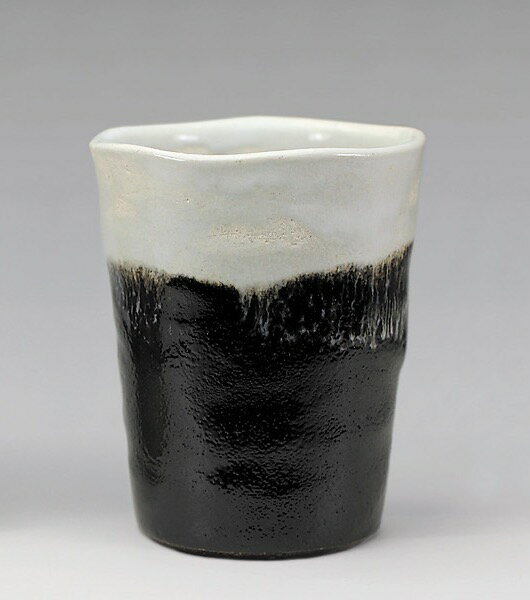 吉村楽入　2024年新春作品　フリーカップ　黒楽白釉