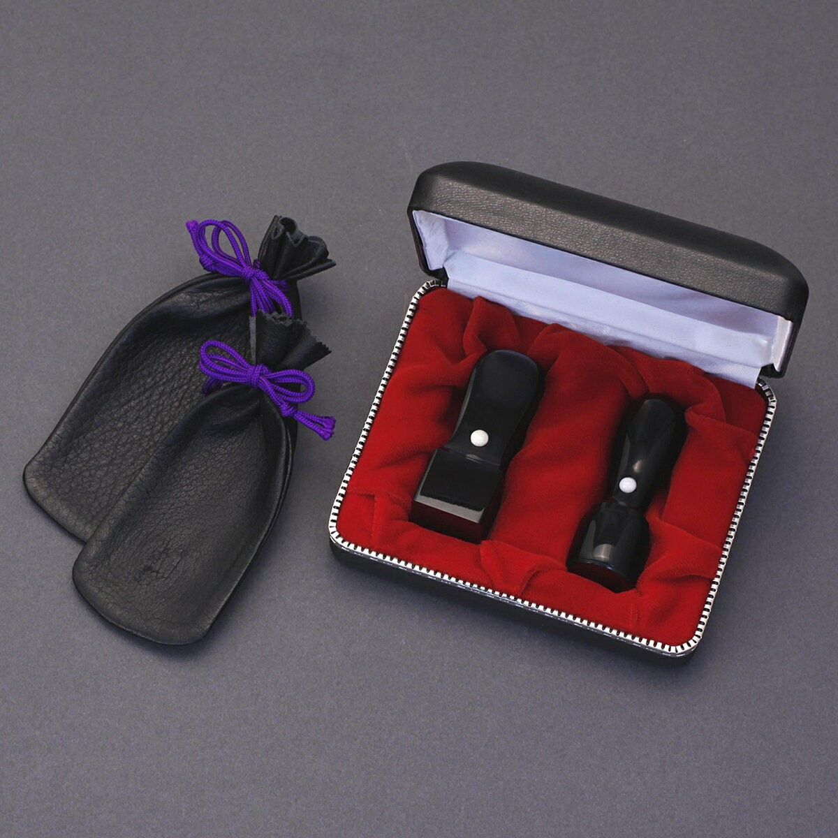 法人印鑑セット/法人 実印 付/法人印鑑 2本セット/黒水牛(高級芯持)/代表印・角印・2本セット/丸天丸・角天丸/皮袋x2個付＋印鑑箱x1個付/印鑑10年保証付/印影デザイナーの美しい印影の手仕上げのご印鑑