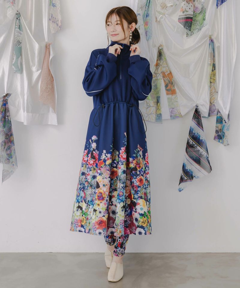 scolar スカラー 153640：花柄に隠れ黒ネコ柄 ハーフジップジャージワンピース