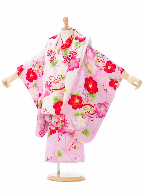 ※カレンダーの表示に少しお時間がかかります。表示までしばらくお待ちください。 ×印のところは申し訳ございませんが既にご予約済みとなっております。ご了承下さい。 カレンダーの予約状況が反映されるまで時間がかかることがありますので、予約確定でない場合がございます。ショップからのメールにてご確認をお願い致します。※商品写真は撮影状況、お客様の表示環境等により実物と印象の異なる場合がございます。あらかじめご了承ください。 ※画像の小物類は、撮影用の為お付けする物と異なります。 七五三　着物　3歳　被布セットレンタル 被布：白　椿に鞠着物：ピンク　椿に鞠 ■着丈：約77cm　裄：約41cm ■被布丈：約49cm ■袖丈：約54.5cm ■対応身長：90cm〜100cm前後 ■セット内容　女の子（三歳） 1）　着物 2）　被布 3）　刺繍又は無地半襟付袖なし襦袢 4）　腰ひも(2本) 5）　巾着 6）　草履 7）　髪飾り 8）　足袋ソックスまたはストレッチ足袋(プレゼント) 9）　簡単着せ方マニュアル ※草履バッグ、髪飾りはe-きものレンタルにてコーディネートさせていただきます。 初めてレンタルされる方へ よくある質問 安心サポートプランについて 配送について 決済について キャンセルについて 会社概要