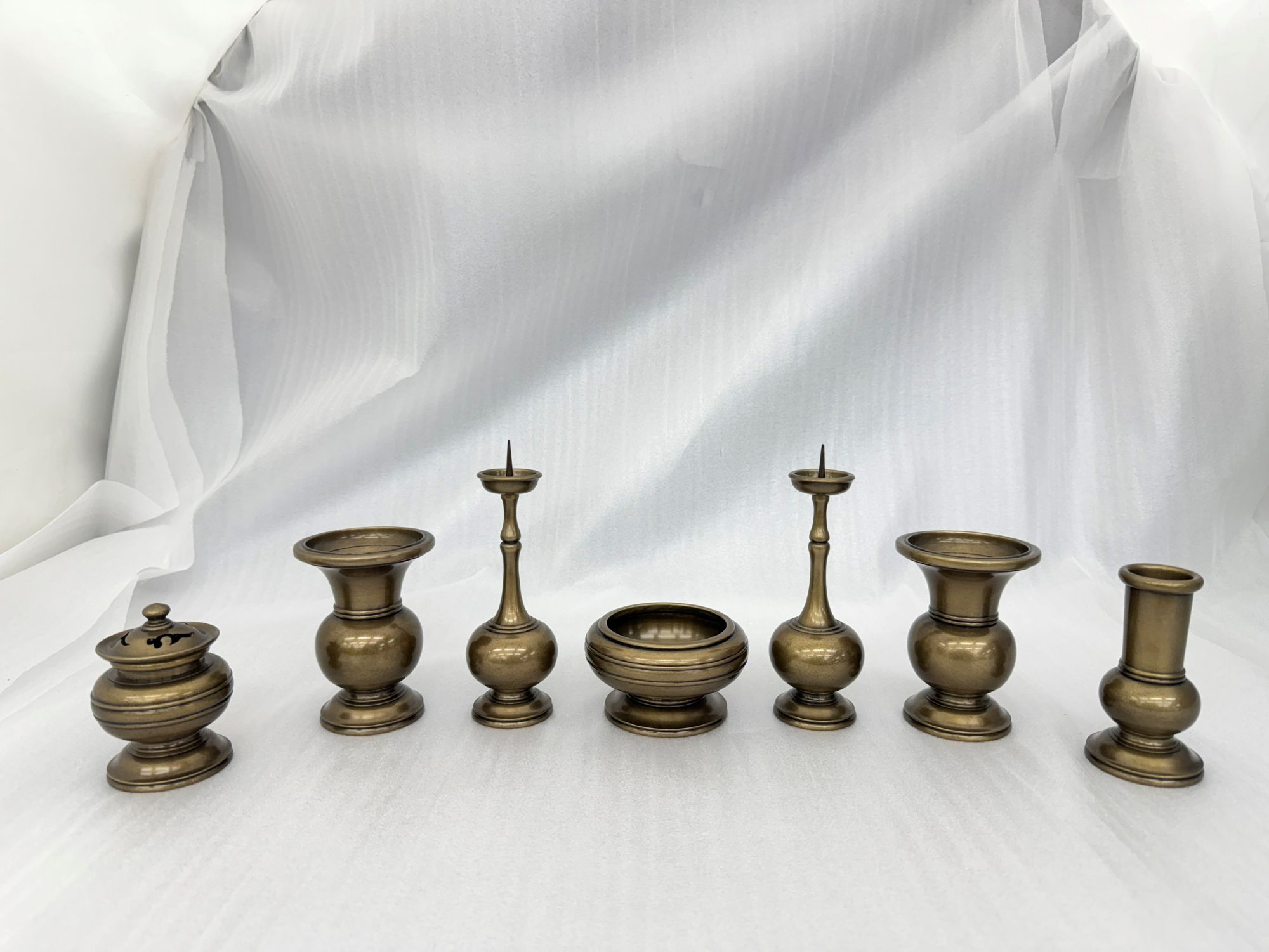 秀鳳　七具足　3.5寸　最上品 京仏具逸品　煮色　梨地　京仏具四人会出展品 在庫品デッドストック品になります。秀鳳　七具足　3.5寸　最上品 京仏具逸品　煮色　梨地　京仏具四人会出展品 在庫品デッドストック品になります。