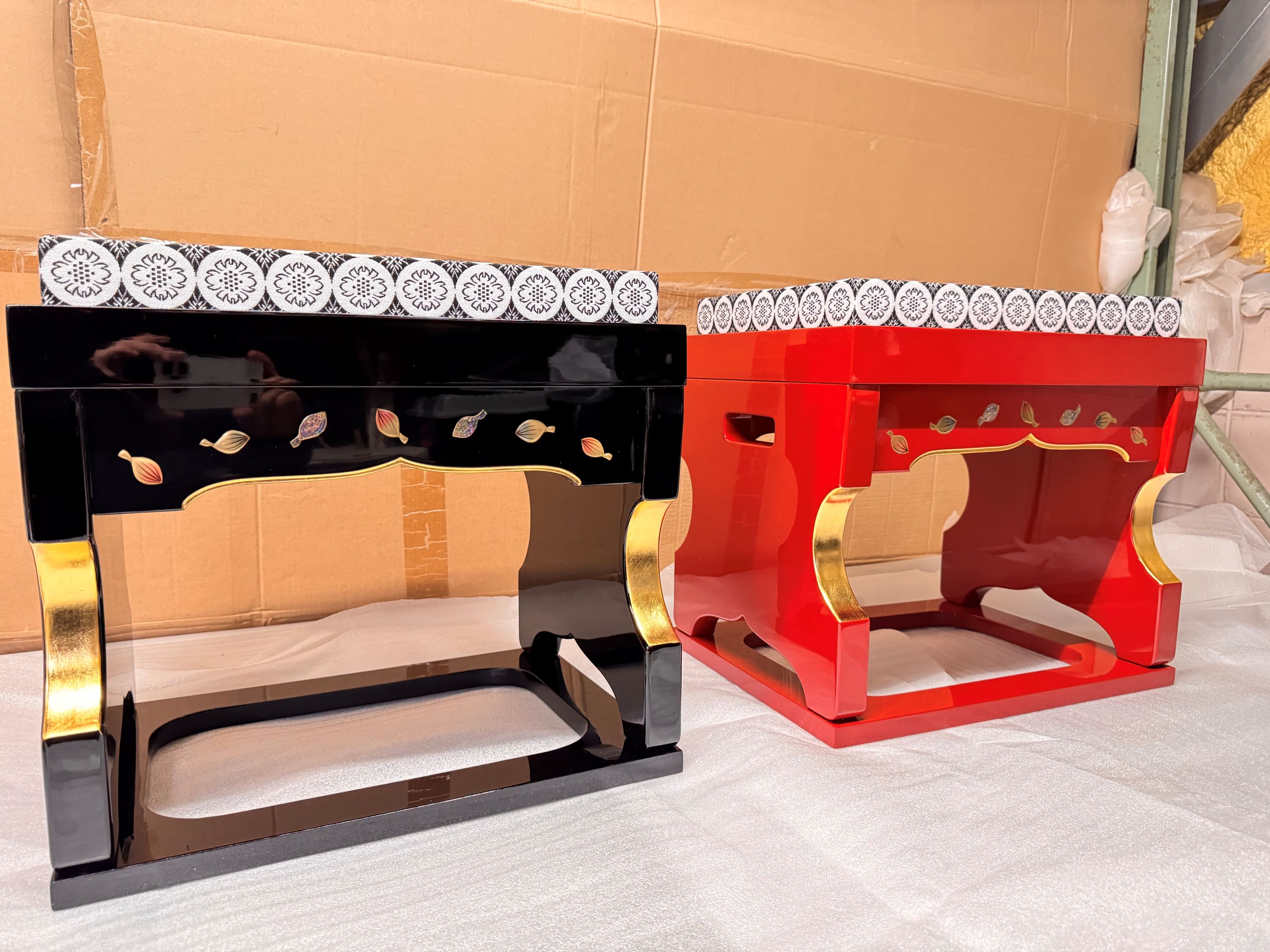 内陣椅子　蒔絵入り　寺院仏具　椅子　法要　畳椅子　