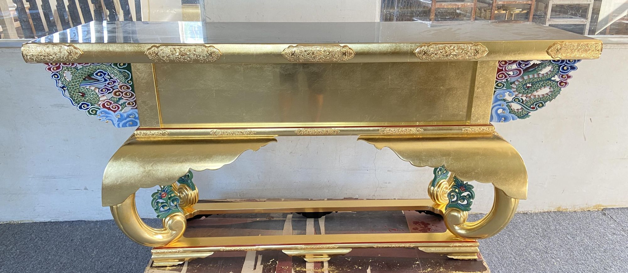 六鳥型前卓 別誂え 総金箔 寺院仏具の紹介画像2