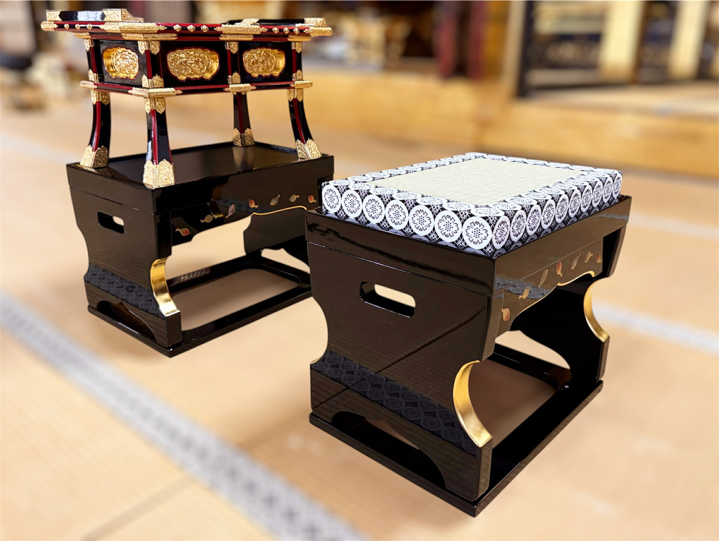 内陣椅子　経机置き台　蒔絵入り　セット