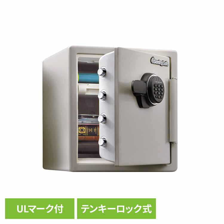 確かな信頼のULマーク付。過酷な米国UL1時間耐火テスト、爆発テストに合格 熱に弱いCD/DVD/USBメモリなどを守るデジタルメディア耐火性能認定品 太く頑丈な複数本のカンヌキと、こじ開け防止機構を備えた蝶番による強堅なつくり 押しやすく使いやすいテンキーロック式。鍵管理の必要が無いシングルロックタイプ A4ハードファイルが収納可能 整理がしやすいトレイ付 ドア裏に便利な収納スペース、キーフック付 ※こちらの商品はお取り寄せ商品のため、初期不良以外の返品・交換は承れませんので、あらかじめご了承ください。 ●商品サイズ（cm）幅約41.5×奥行約49.1×高さ約45.3●商品重量約39kg●材質耐火材（ピロノックス）、鋼板※ご注文前にご確認ください※ ■こちらの商品は開梱設置込みになります。 ■配送不可地域：沖縄・離島 ■間口が70cm以上あることをご確認ください。 ■配送に関しては直接メーカーより確認のご連絡をさせていただきます。 （検索用：金庫 耐火金庫 テンキー式 容量：約33.6リットル 1時間耐火 防犯 0049074023768）最強翌日配送対象商品に関するご案内 最強翌日配送対象商品・対象地域に該当する場合は最強翌日配送マークがご注文カゴ近くに表示されます。 最強翌日配送可能なお支払方法は【クレジットカード、代金引換、全額ポイント支払い】のみとなります。 下記の場合は最強翌日配送対象外となります。 ・15点以上ご購入いただいた場合 ・時間指定がある場合 ・ご注文時備考欄にご記入がある場合 ・決済処理にお時間を頂戴する場合 ・郵便番号や住所に誤りがある場合 ・最強翌日配送対象外の商品とご一緒にご注文いただいた場合 ・お届け先住所文字数が40文字以上の場合